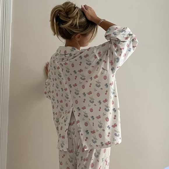 Djerf Avenue Go Slow Summer Berries pajama set - Picture 4 of 15
